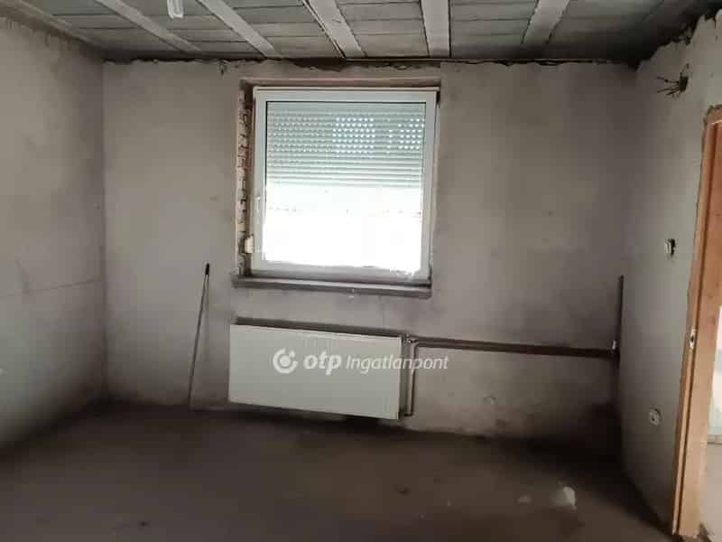 Dunaharaszti ikerház eladó - 4 szoba, felújítandó, 1070nm telek, CSOK