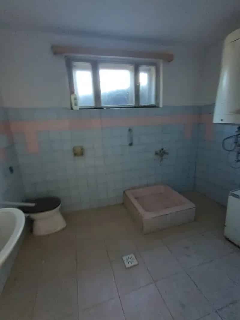 Székesfehérvár 75m2-es 1 szobás nappalis ikerház eladó