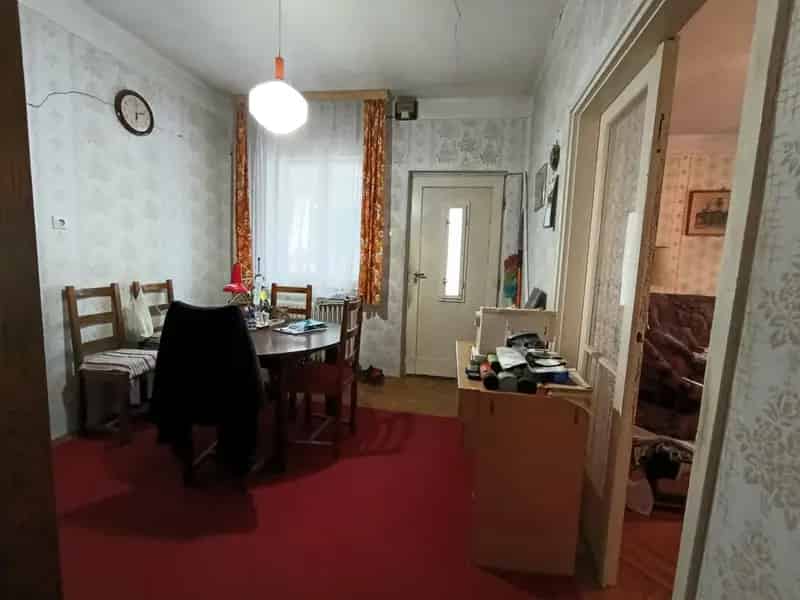 Szeged Szőregen eladó családi ház nagy telekkel