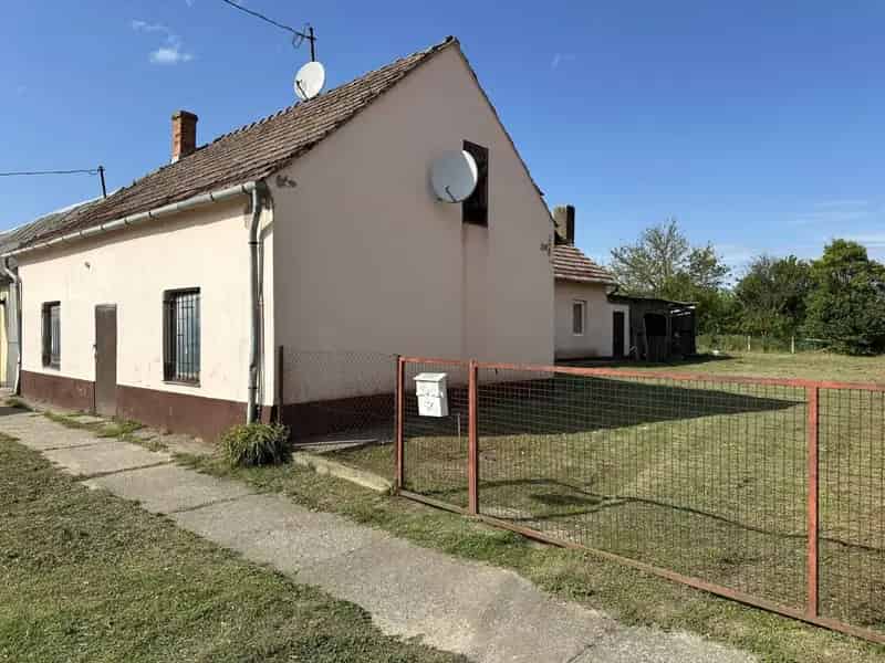 118m2 Családi ház Mikén 3083m2 telekkel üzlethelyiséggel