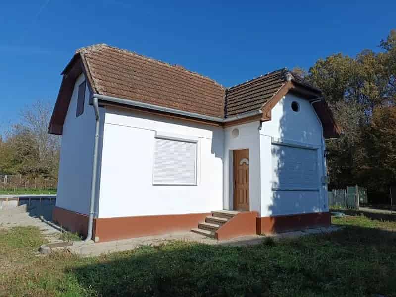 Felújított ház Nagykanizsa közelében 4930m2 telken