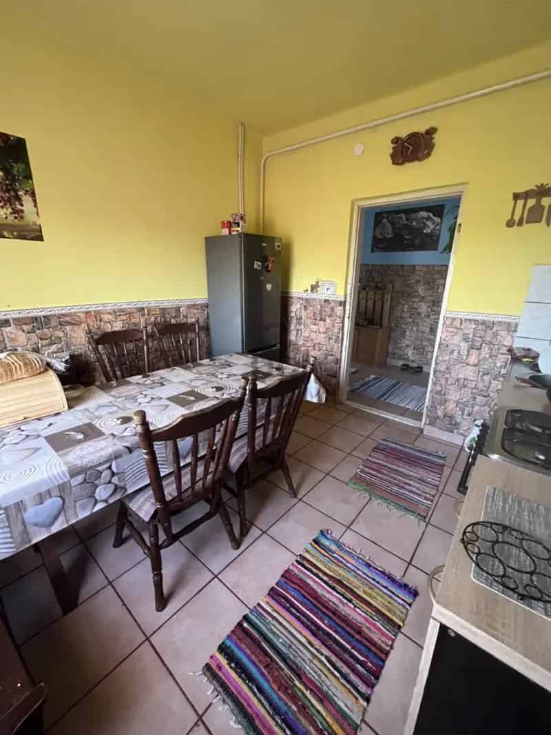 Edelényi családi ház eladó felújított tetővel és új kazánnal