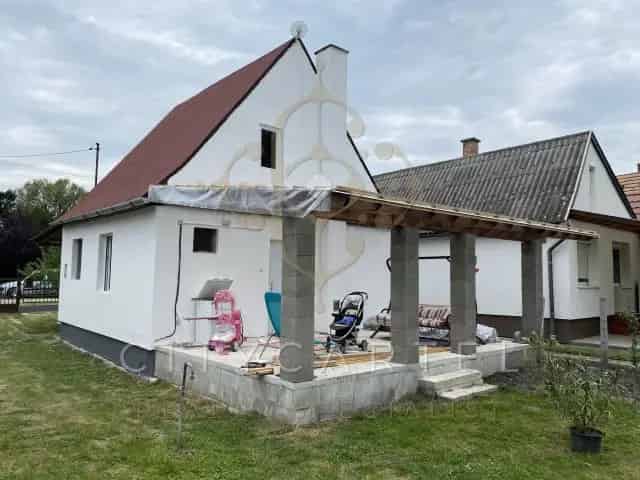 Fonyód - Felújított Nyaraló eladó