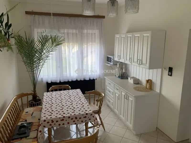 197 m² családi ház Ócsán, nagy telekkel