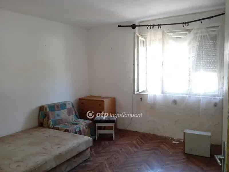 80m2-es Felújítandó Parasztház Bakonyjákón