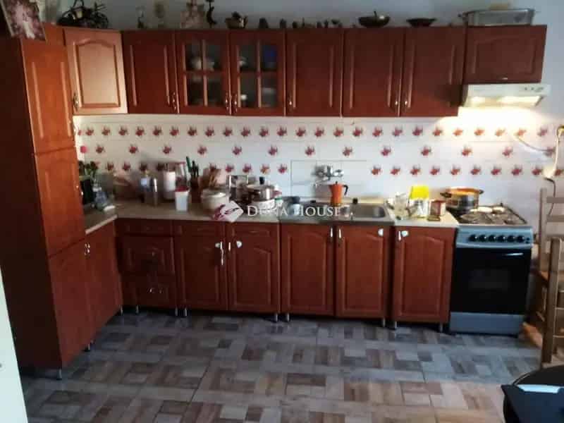 92m2-es 3 szobás családi ház eladó 1985m2-es telken