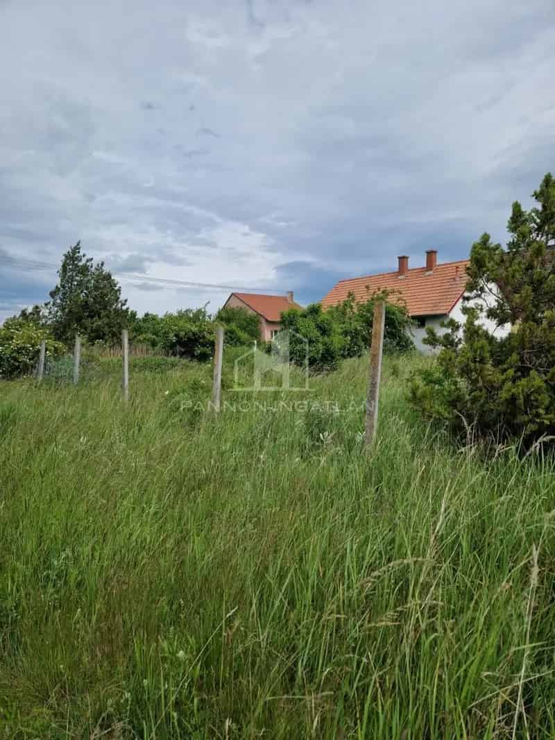 Eladó építési telek Papkeszin