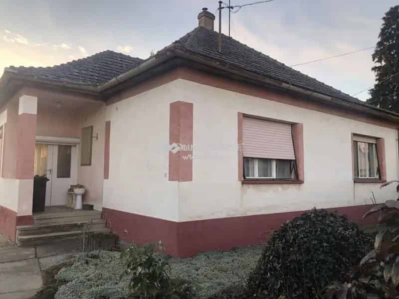 Hercegszántói családi ház eladó 105 nm 2 szoba pince 1291 nm telek