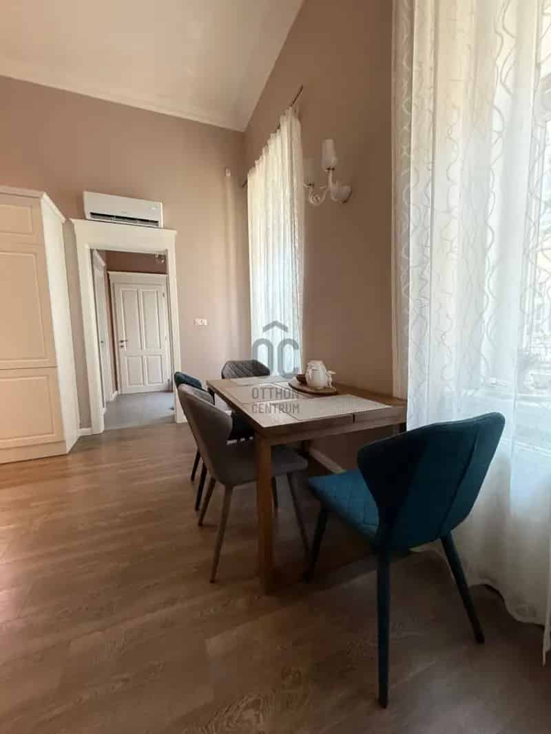 Felujitott 2 1 szoba VII keruletben - Kiváló közlekedés