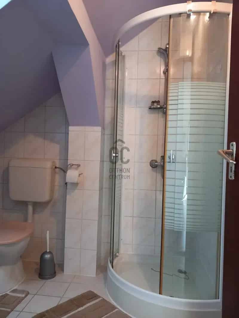 Zalaegerszegi családi ház eladó - 200 m2, felújított, nagy kerttel