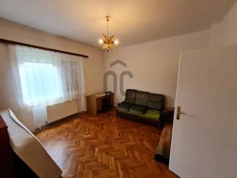 190 nm-es 7 szobás családi ház Soroksáron