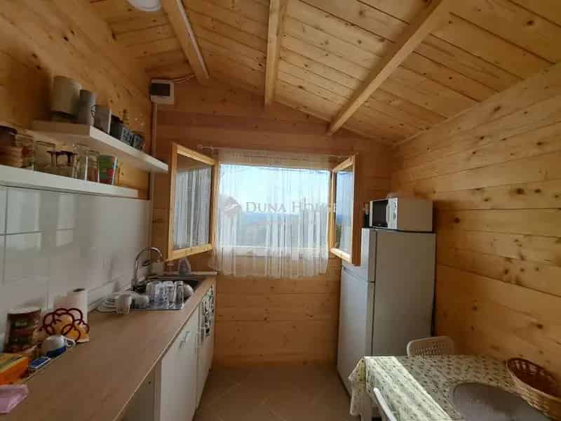 Bajai Szőlőhegyi Nyaraló Eladó - 20 m2 Faház Panorámával