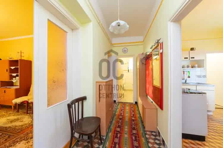 Eladó családi ház nagy telekkel garázzsal - 90 m²