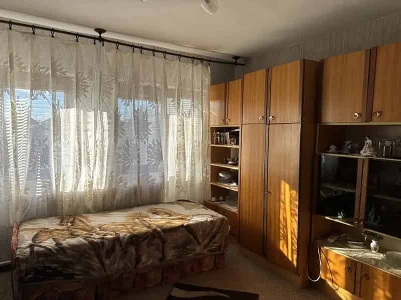 4 1 Flszobas Családi Haz Elado Garazzal Terasszal
