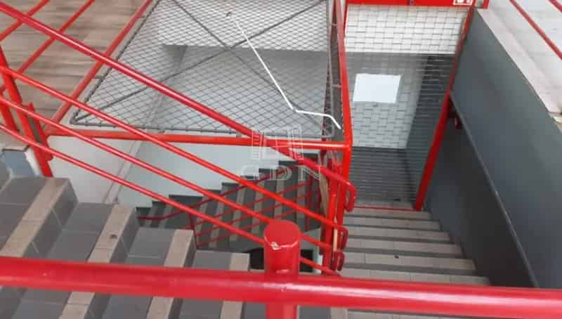 Üzletház eladó Budapesten Lehel téren raktárral 1665m2