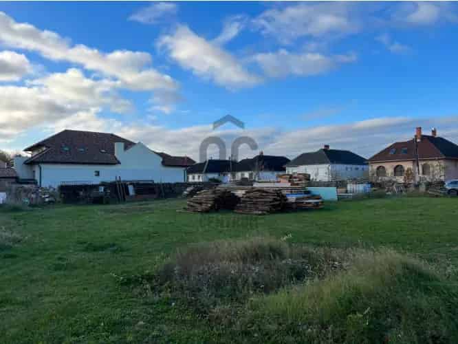 Fertőszentmiklósi eladó telek társasház építésére 1367 m2