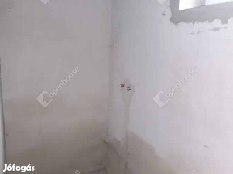 Béb Parasztház eladó felújítva 2 szoba 2828m2 telek