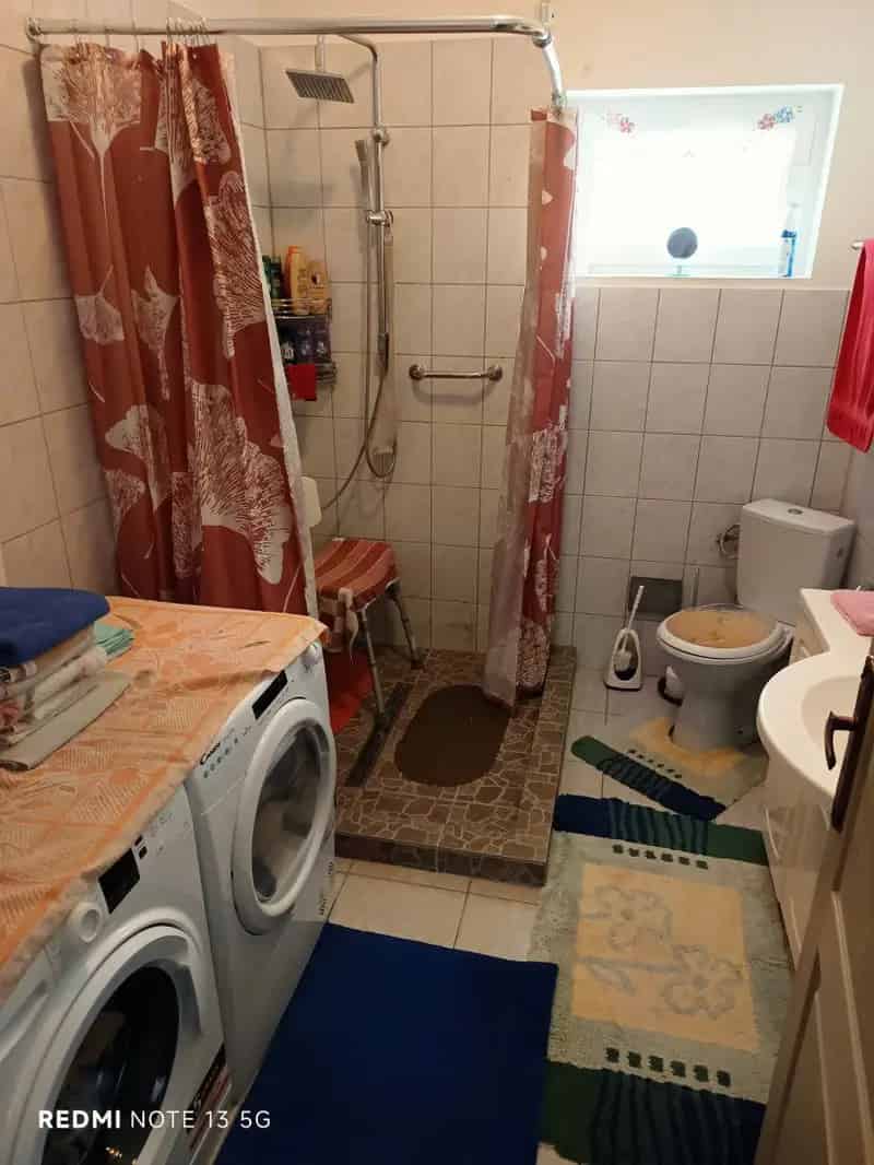 Röszkei családi ház eladó - felújított vályog épület nagy telekkel