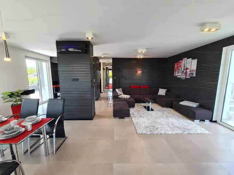 Luxus Penthouse Lakás eladó a Nagyerdőn