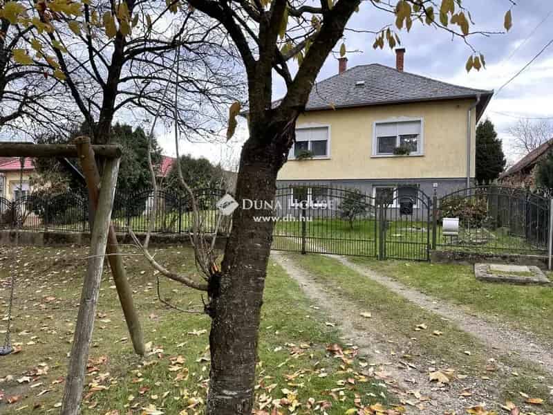 116 nm-es 3 szobás ház 3020 nm-es telken Őrségben