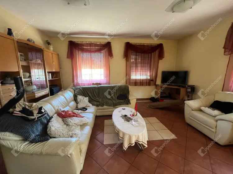 Monori családi ház eladó 140m2 3 szoba + 30m2 melléképülettel