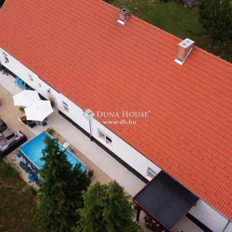 Felújított XVIII századi kúria Zala megyében