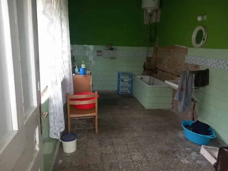 Ugodi családi ház eladó felújítandó 150 nm 3 szoba
