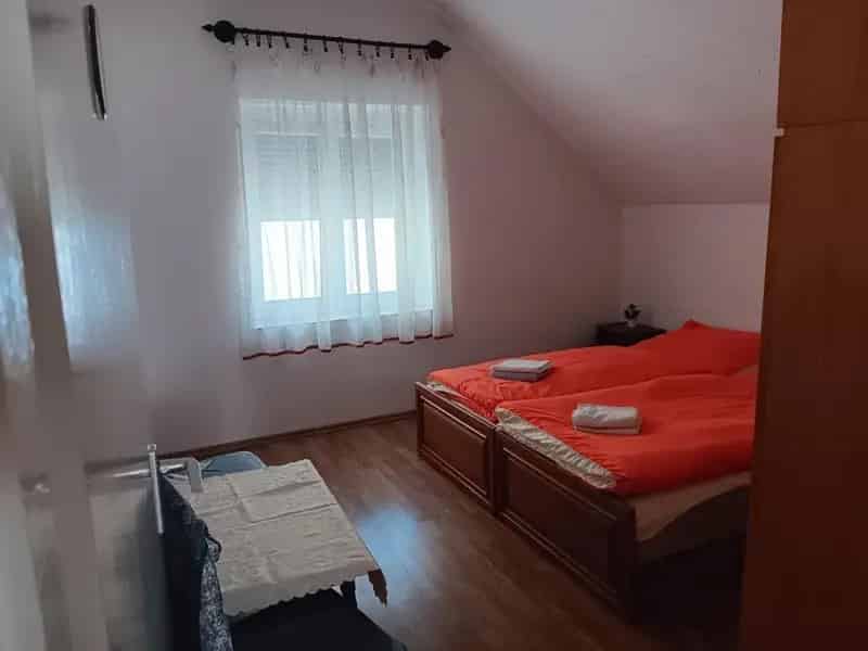Hévízi Apartmanház eladó - 8 szoba, kétgenerációs, befektetésnek is ideális