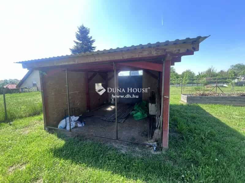 Bájos hétvégi ház Dunaújvárosban teljes nyugalomra vágyóknak