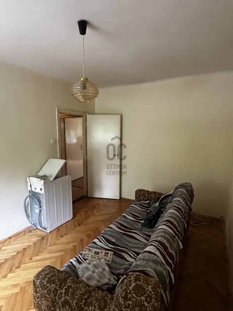 Földszinti 2 szobás tégla lakás eladó Papkert közelében