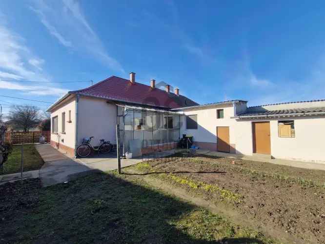 Baja Rókusváros Ikerház Eladó 82m2 454m2 Telekkel