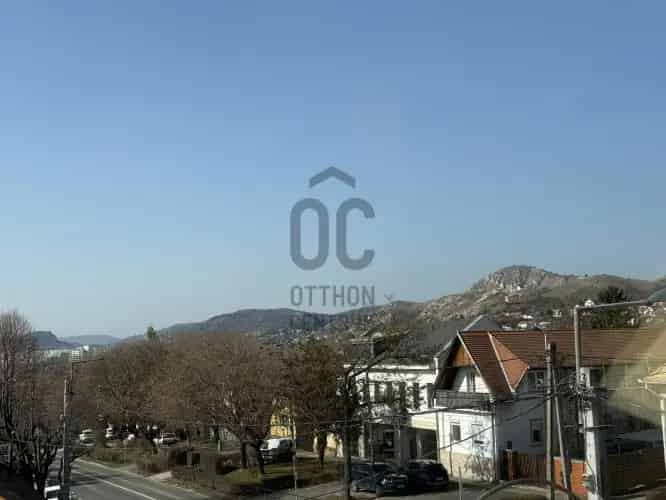 Budaörsi eladó újépítésű penthouse lakás - 5 szoba, 2 fürdő, terasz
