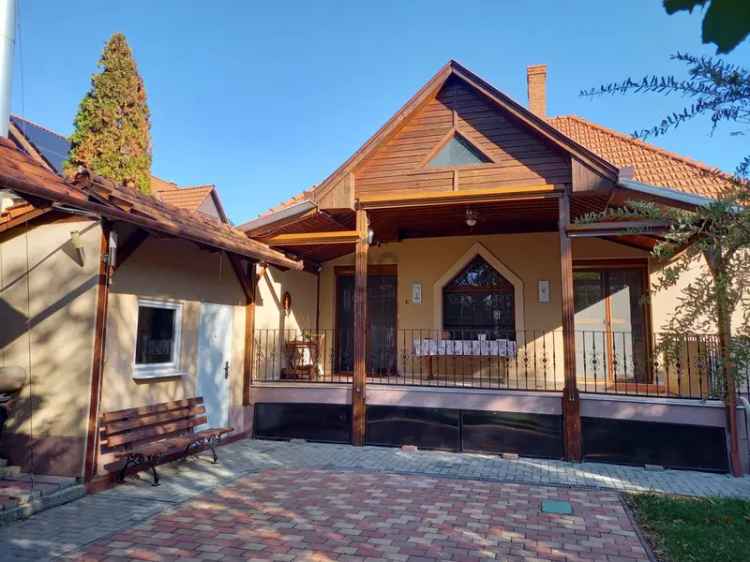 Mezőkövesd 205 nm-es 5 szobás családi ház eladó