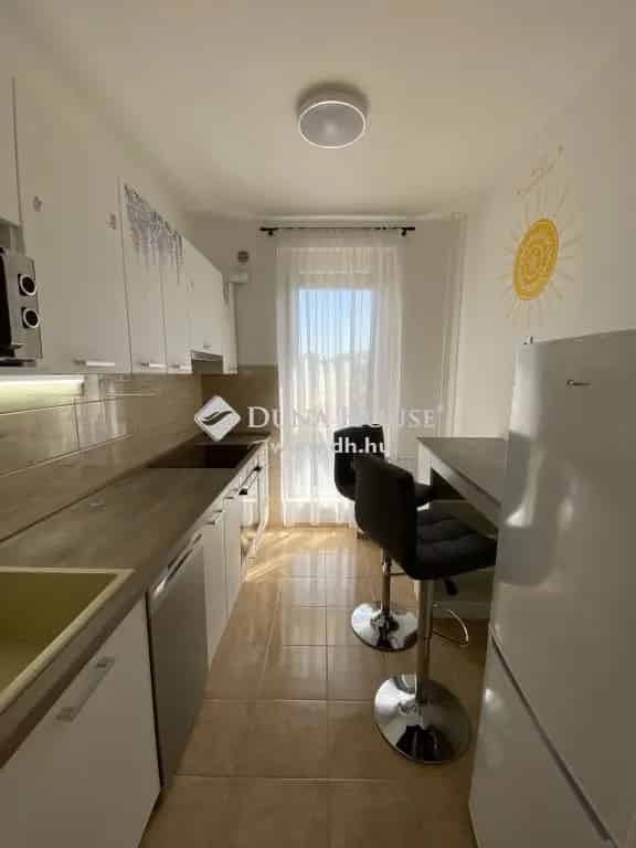 Pécs Kertváros Másfél Szobás Felújított Panel Lakás Kiadó