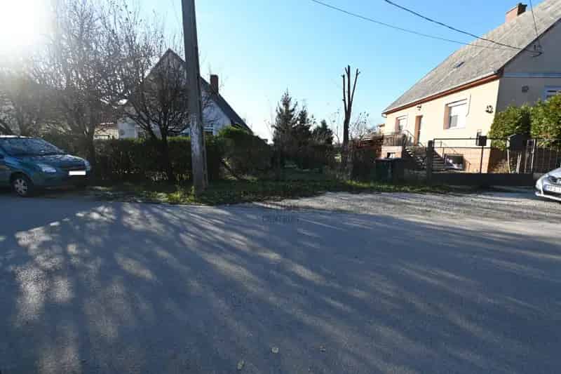 Feketehegy Epitesi Telek Elado 3509 nm Sorhaz Csaladhihaz