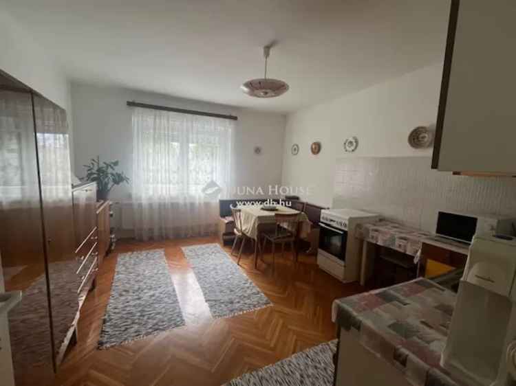 Pécs Papkert 3 Generációs Családi Ház Eladó