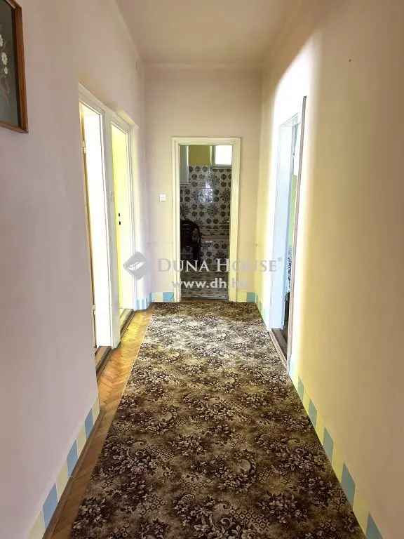 Szegvari 150 nm-es 4 szobás családi ház eladó