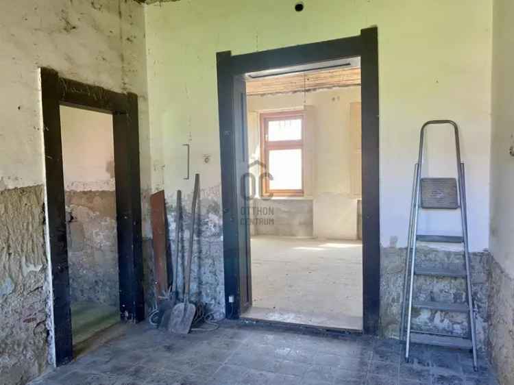 Salomvári 190 m2-es felújítandó téglaépület eladó 770 m2-es telken