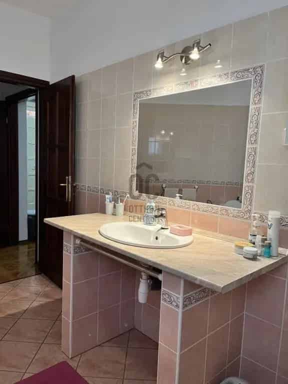Szekszárd Újváros 155 nm-es 6 szobás családi ház eladó