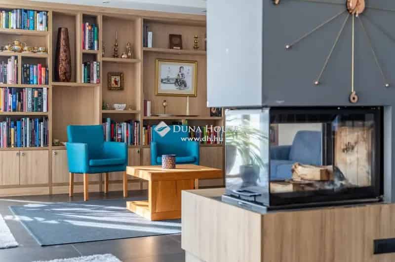 Budakeszi családi ház eladó - 5 szoba, jakuzzi, szauna, napelem