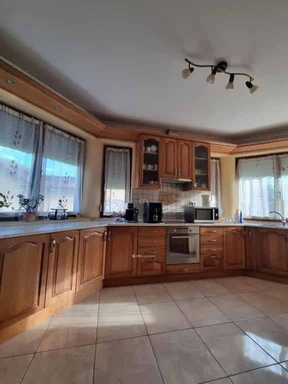 Bakonyszentlászló családi ház eladó 258 7 m2 dupla garázzsal szaunával