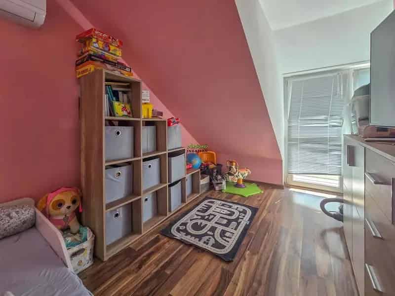 Kurucdombi Lakásrész Eladó Saját Udvarral