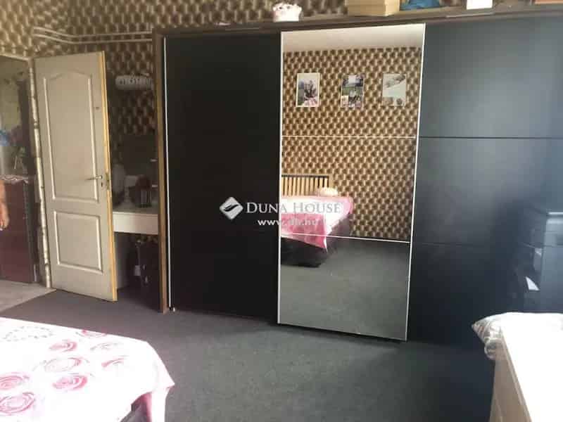 Kétgenerációs ház Érd Ófaluban - 6 szoba, 2 fürdő, 739 m2 telek
