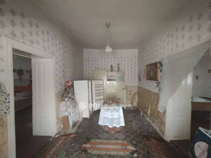 Sárrétudvari családi ház eladó 1587m2 telken