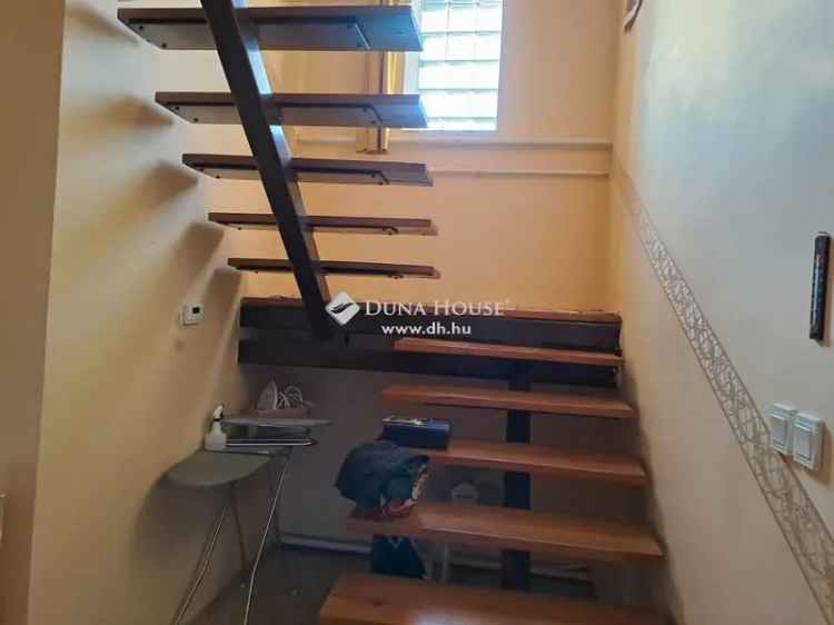 170m2-es 2 szintes családi ház Szentlőrincen