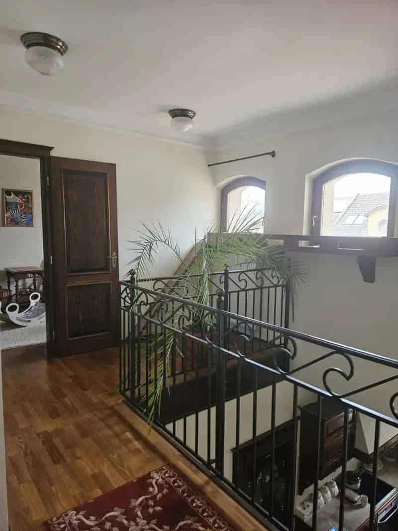 236 nm-es 5 szobás sorház Liget lakóparkban eladó