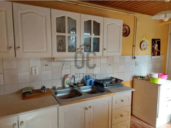 Baja Józsefváros 85 m2 3 szobás házrész eladó
