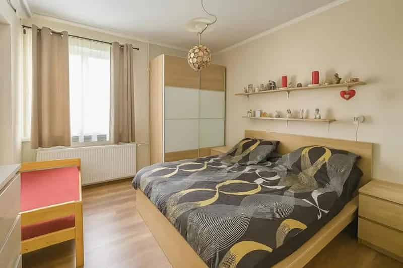 Két Generációs Családi Ház Ercsiben Medencével És Edzőteremmel