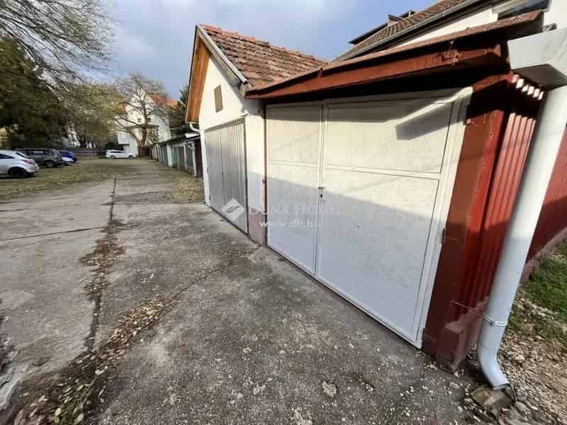 Kecskemét Színház mögötti garázs eladó 15 34m2