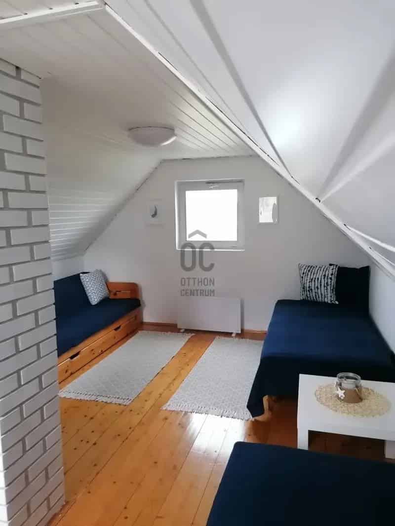 Balaton-parti Panorámás Házikó Eladó